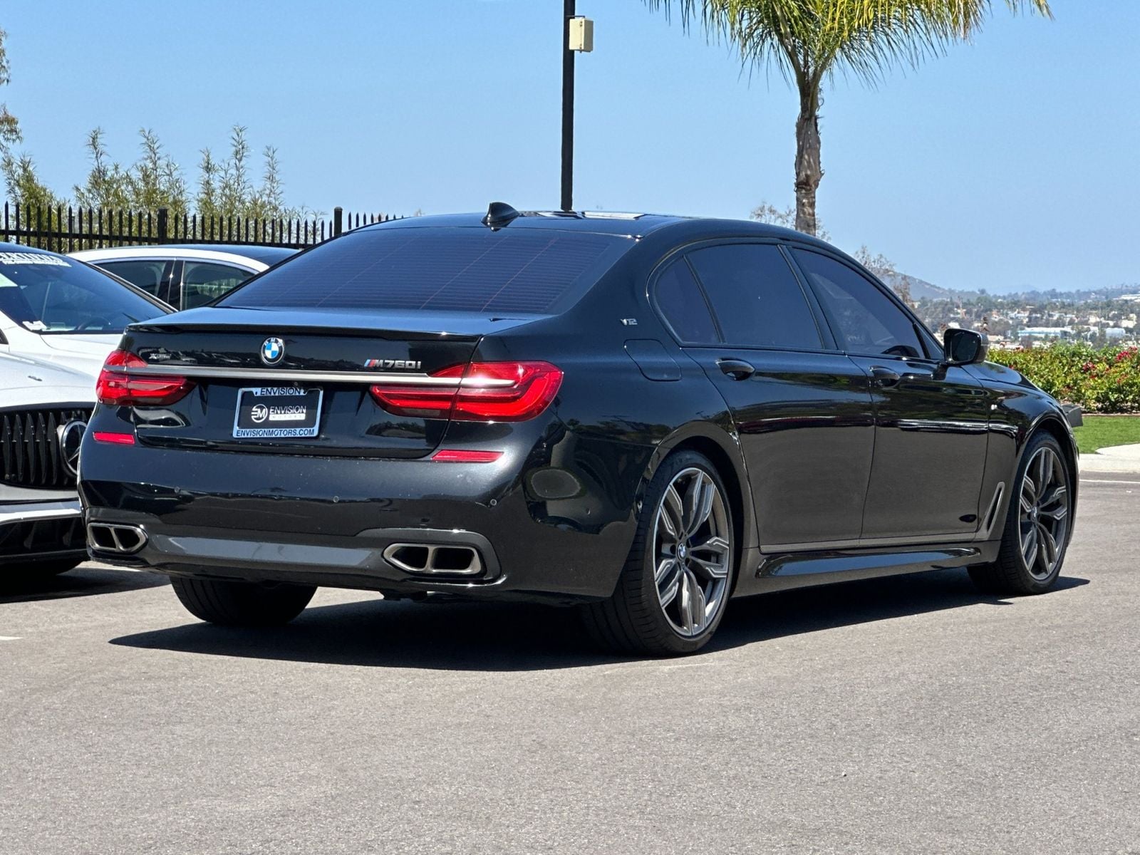 2019 BMW M760i xDrive photo 2