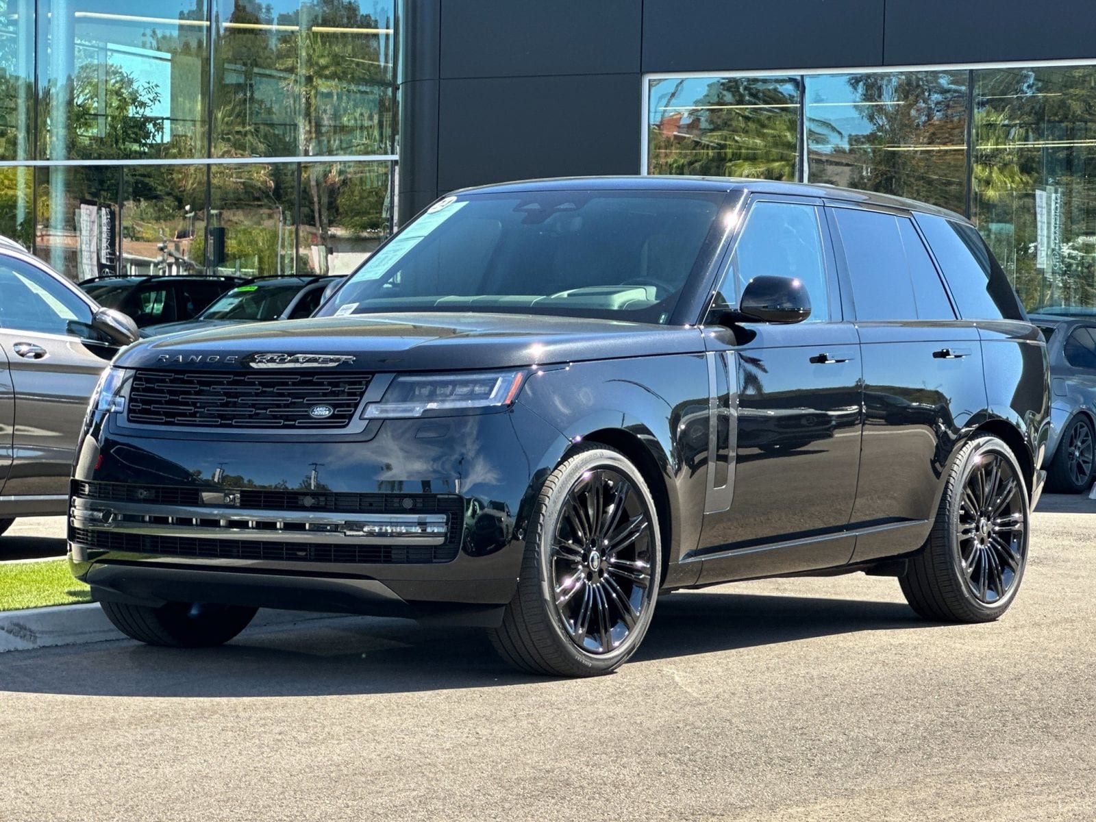 2024 Land Rover Range Rover P400 SE photo 6