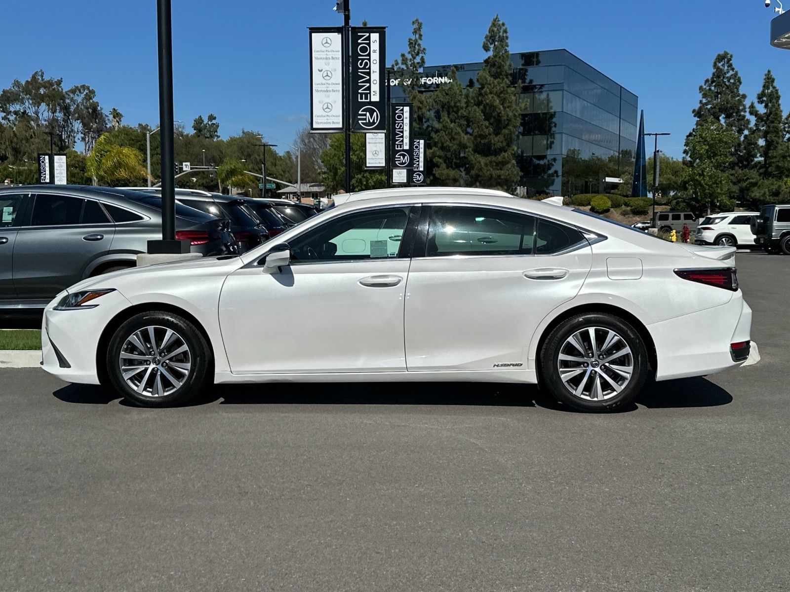 2021 LEXUS ES 300h photo 5