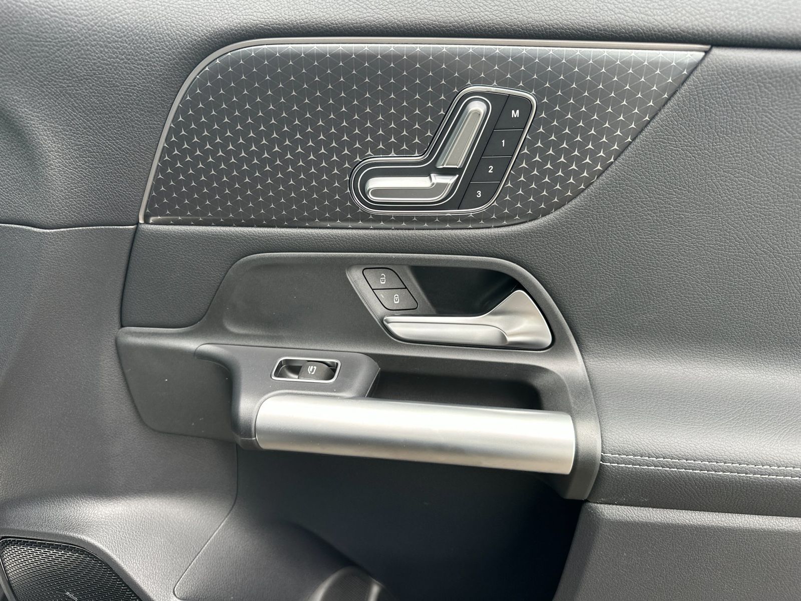 2025 Mercedes-Benz GLA GLA250 - Photo 18