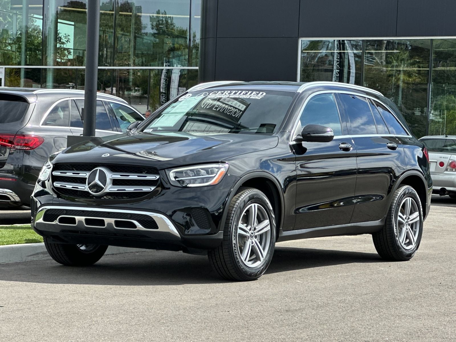 2022 Mercedes-Benz GLC 300 photo 3