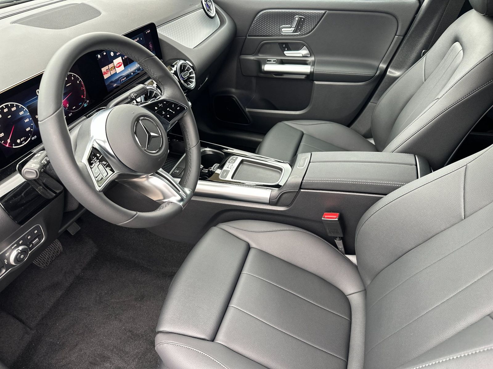 2025 Mercedes-Benz GLA GLA250 - Photo 10