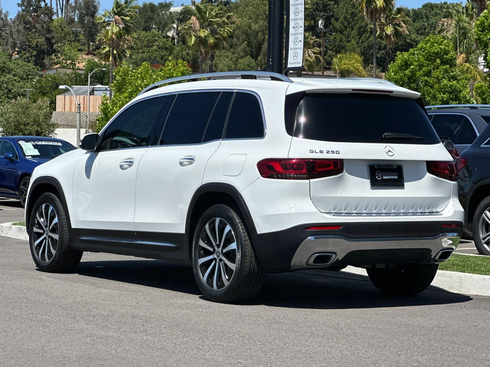 2023 Mercedes-Benz GLB 250 photo 4