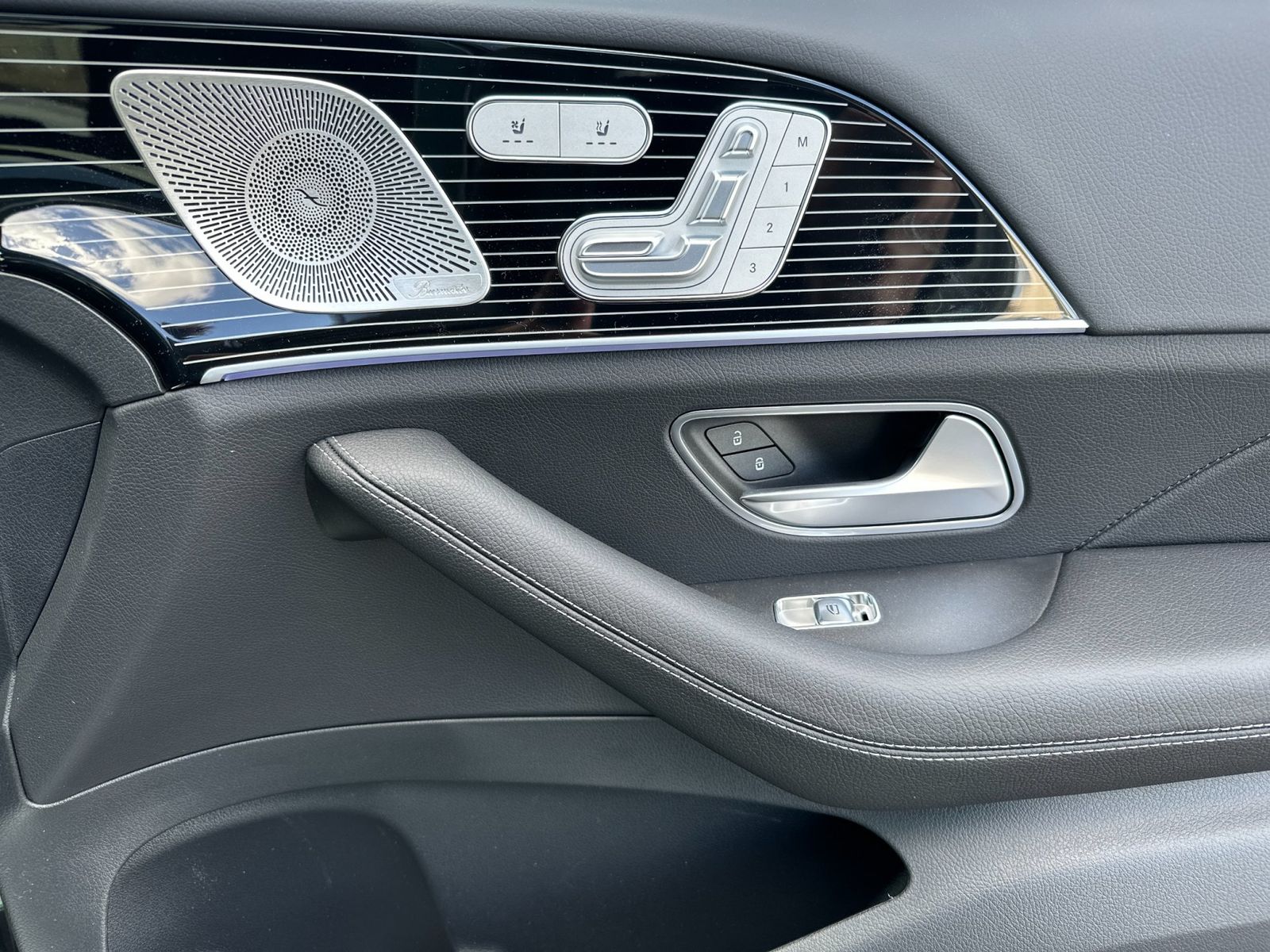 2025 Mercedes-Benz GLS Base - Photo 19