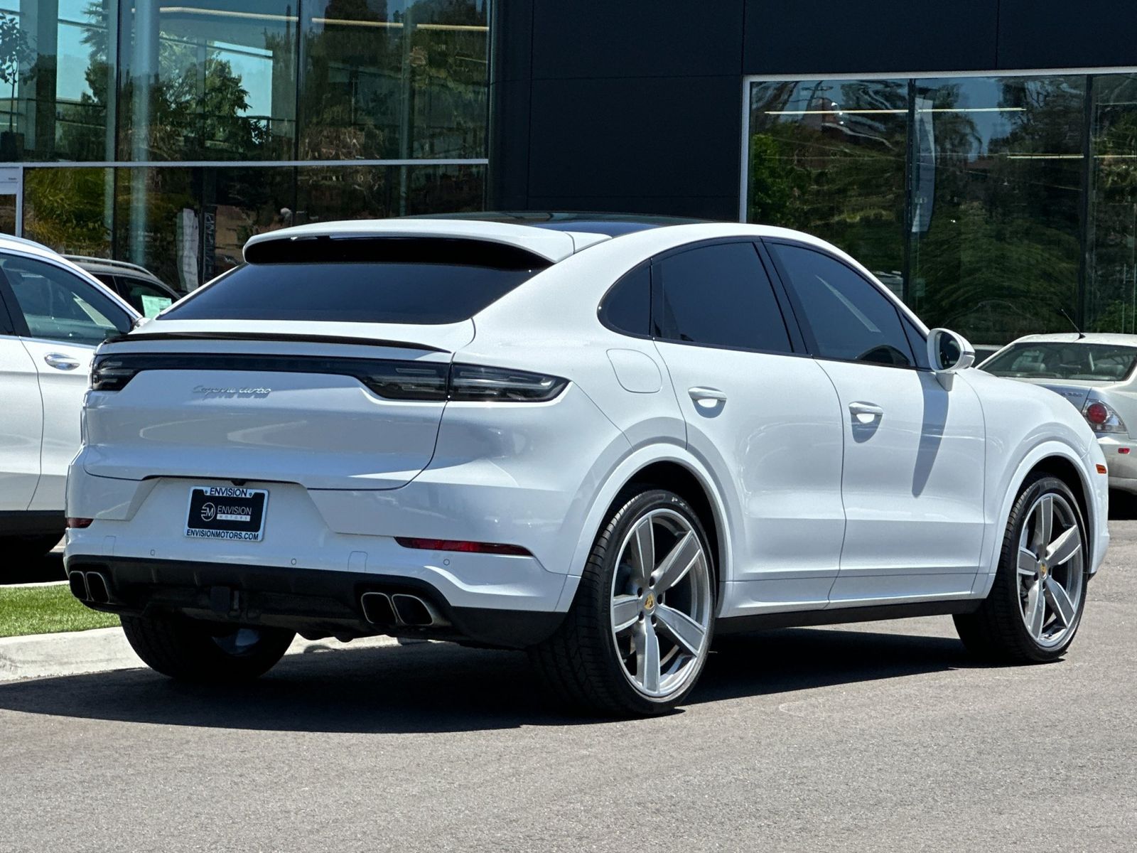 2020 Porsche Cayenne Turbo photo 2