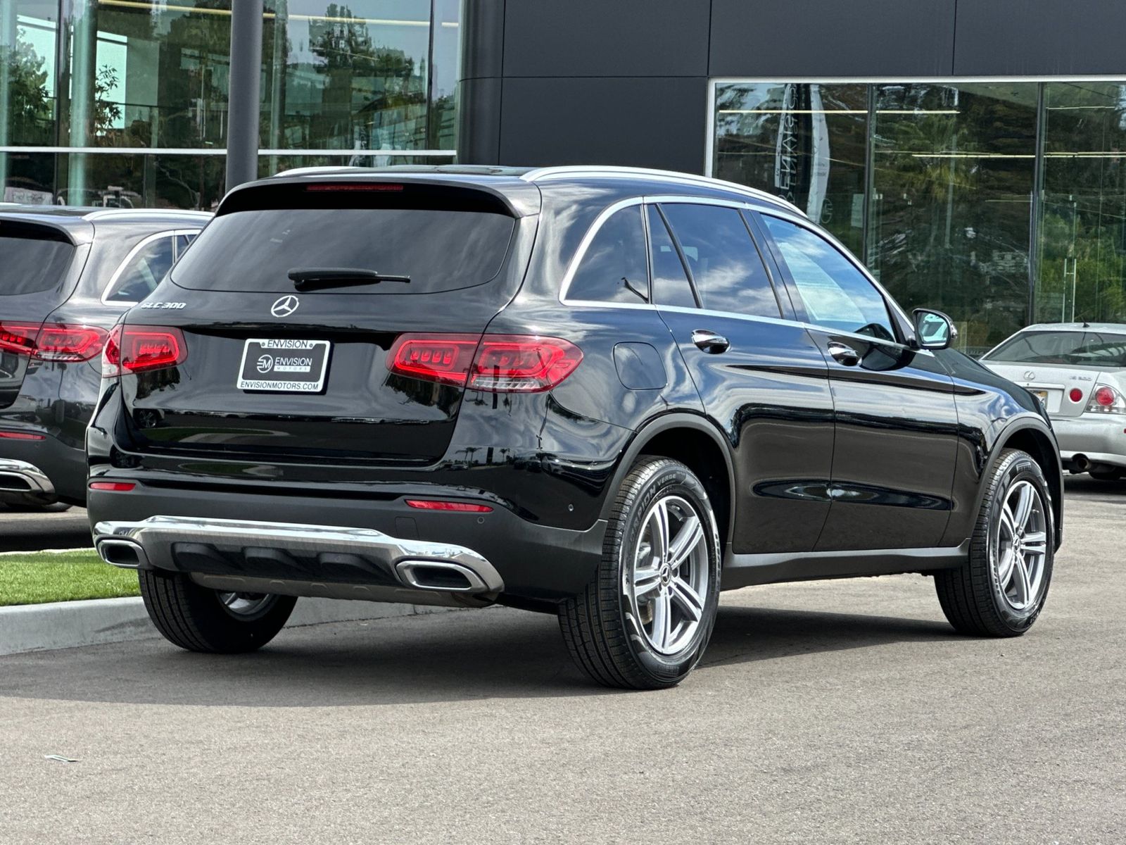 2022 Mercedes-Benz GLC 300 photo 2