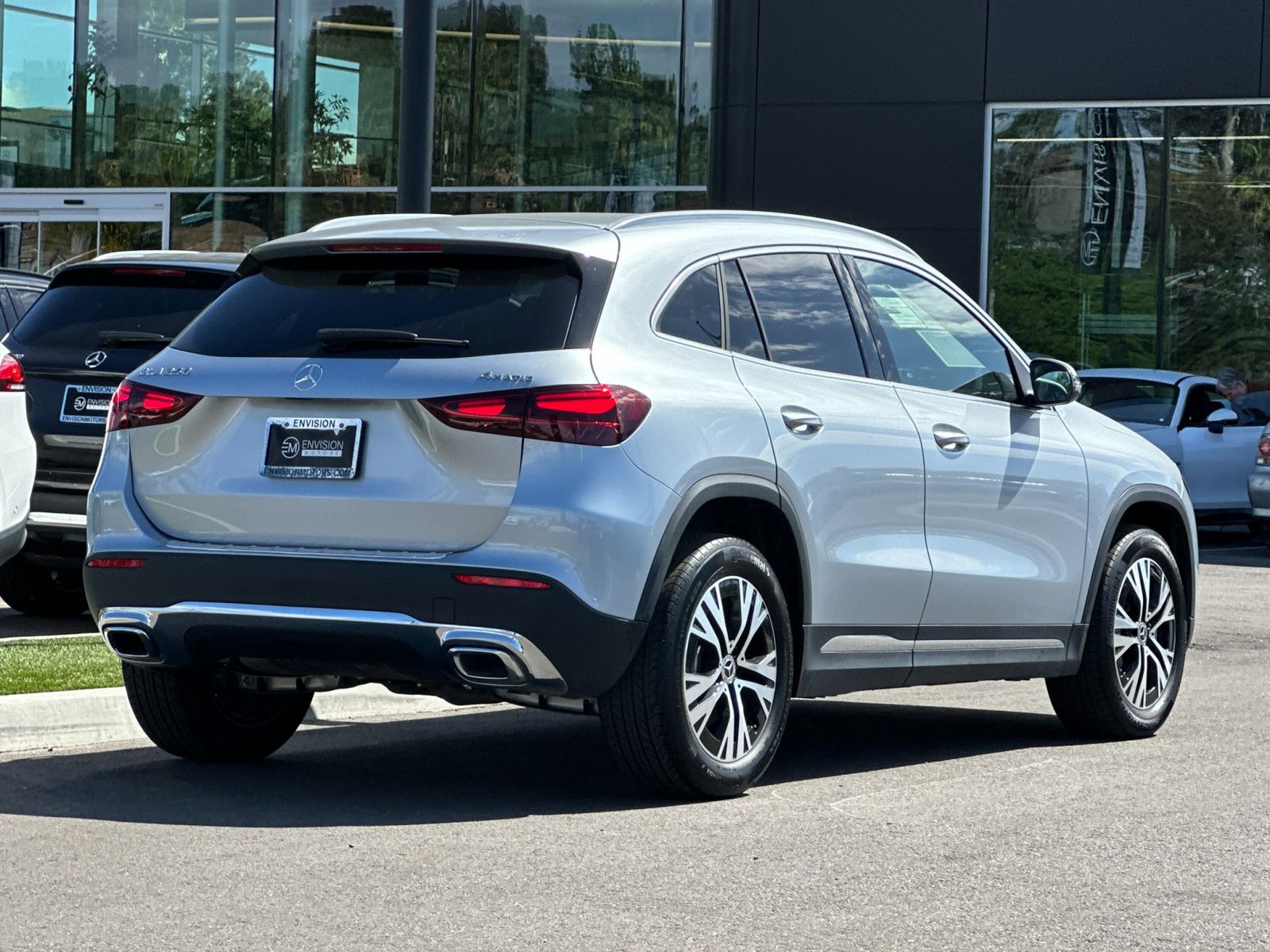 2026 Mercedes-Benz GLA 250 4MATIC photo 2