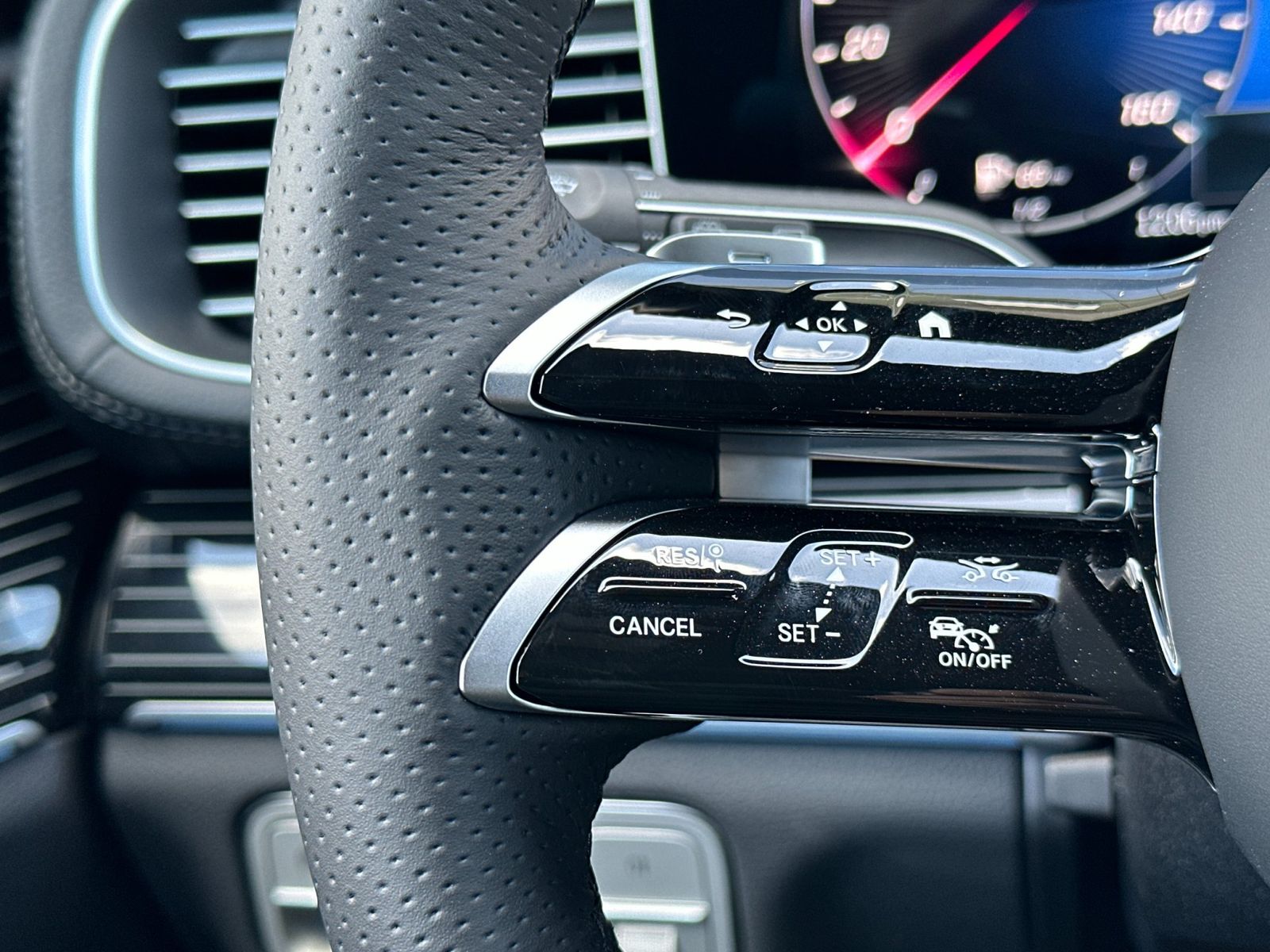 2025 Mercedes-Benz GLS Base - Photo 28