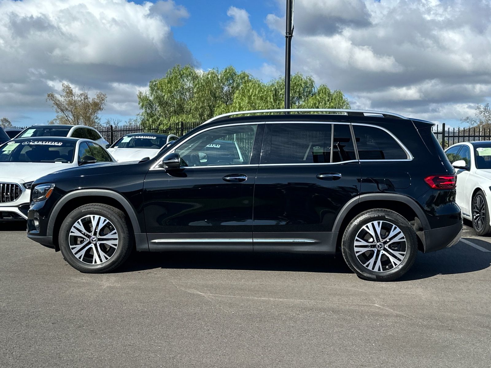2024 Mercedes-Benz GLB 250 photo 6