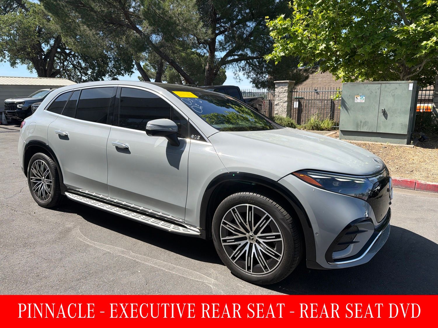 2023 Mercedes-Benz EQS SUV EQS 580 4MATIC's photo