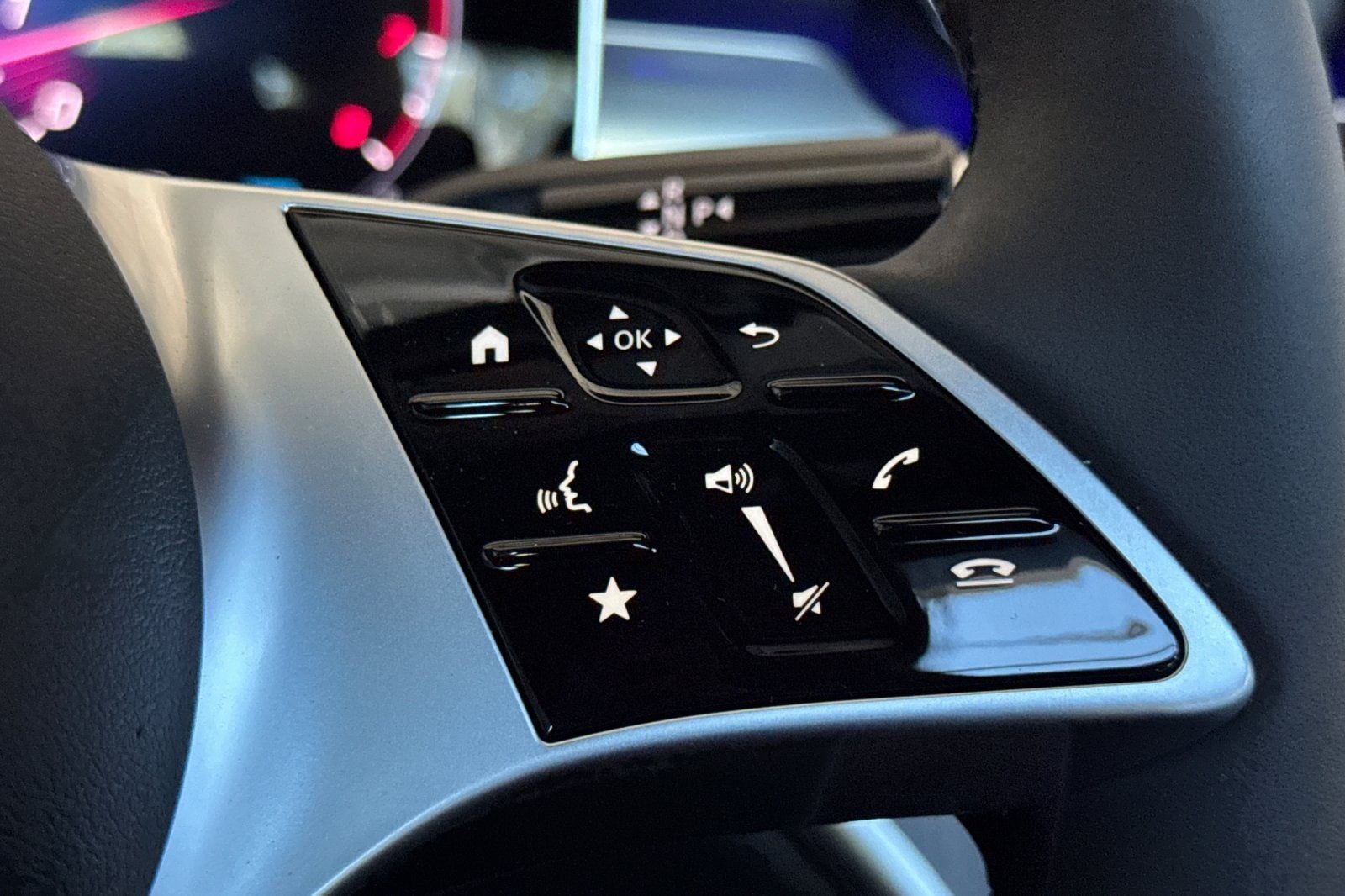 2025 Mercedes-Benz C-Class Sedan C 300 - Photo 29