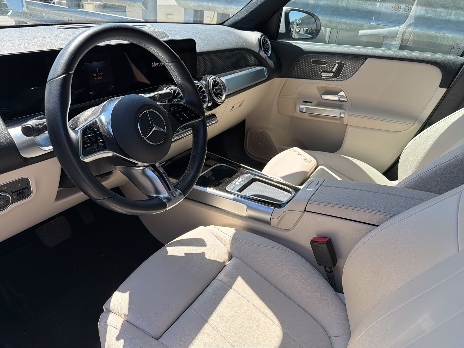 2024 Mercedes-Benz EQB 300 photo 2