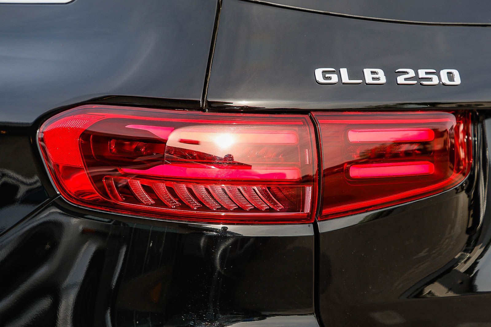2026 Mercedes-Benz GLB GLB 250 photo 3
