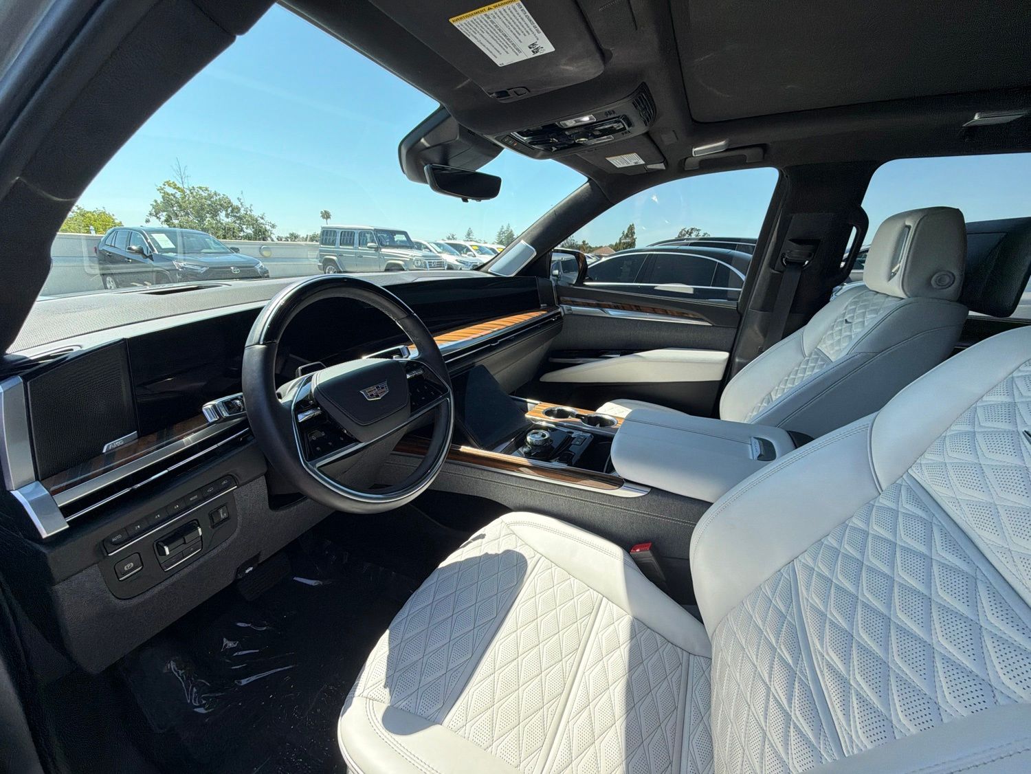 2025 Cadillac Escalade ESV Sport Platinum photo 3