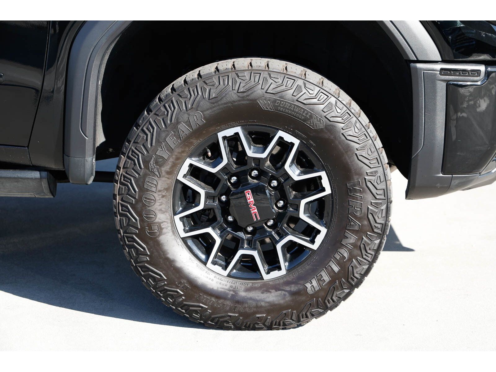 2024 GMC Sierra 2500HD AT4X - Photo 10