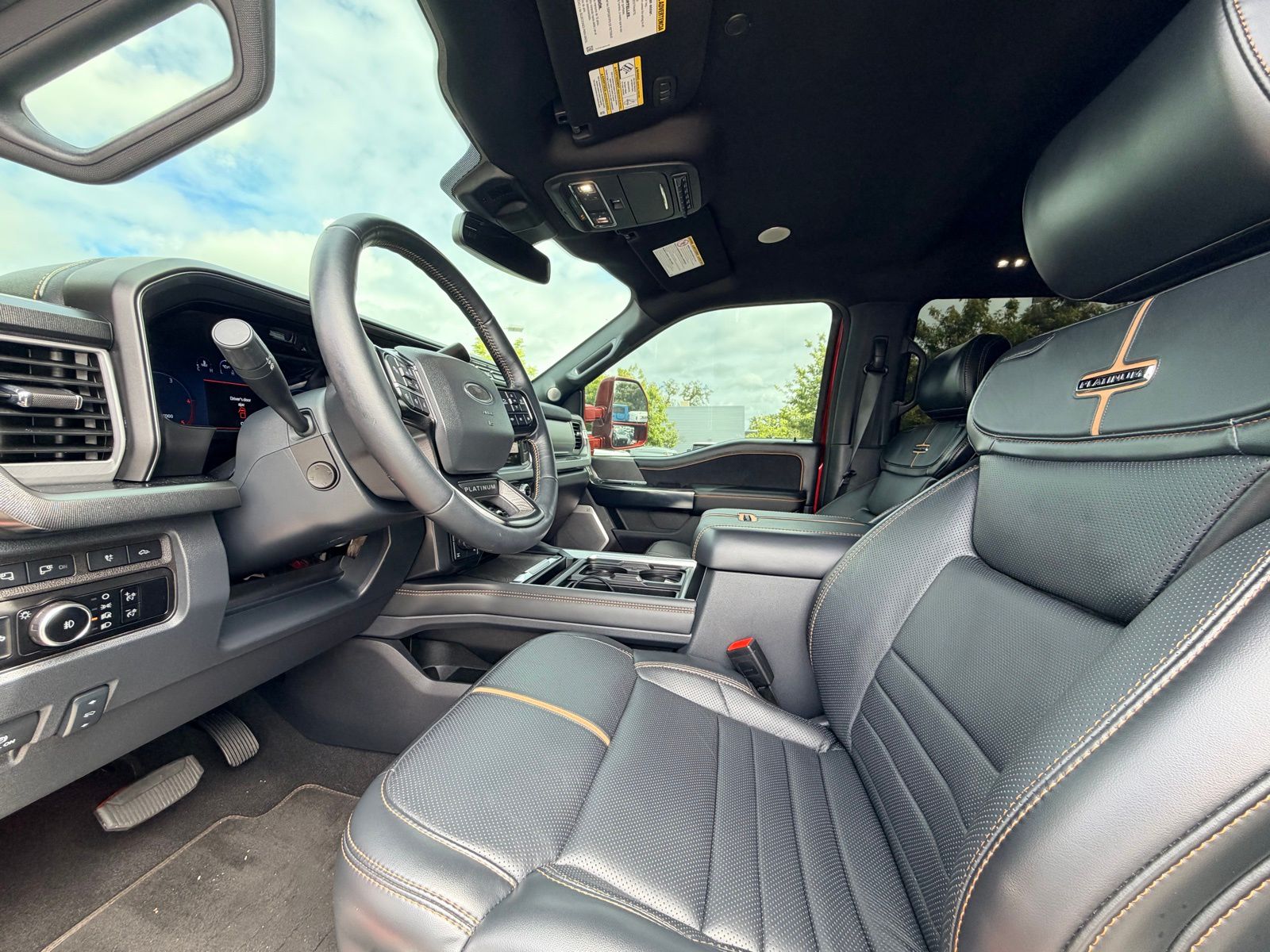 2024 Ford F-250SD Platinum photo 5