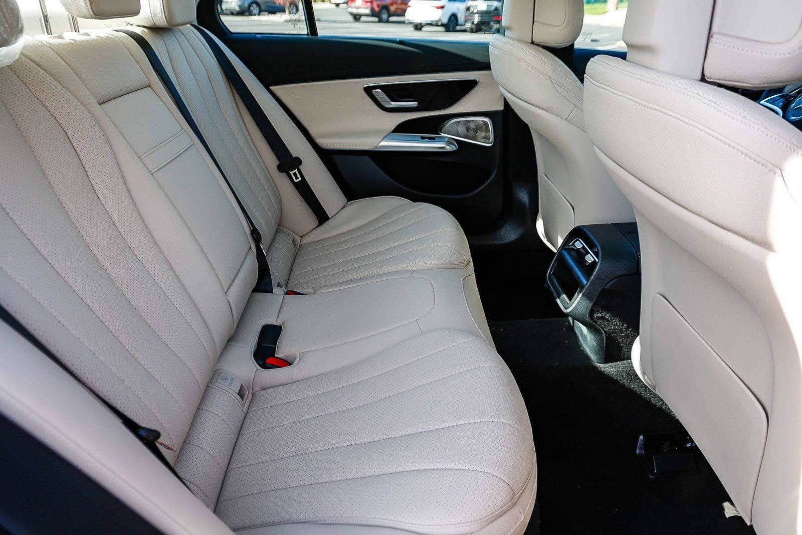 2026 Mercedes-Benz E-Class E350 - Photo 19