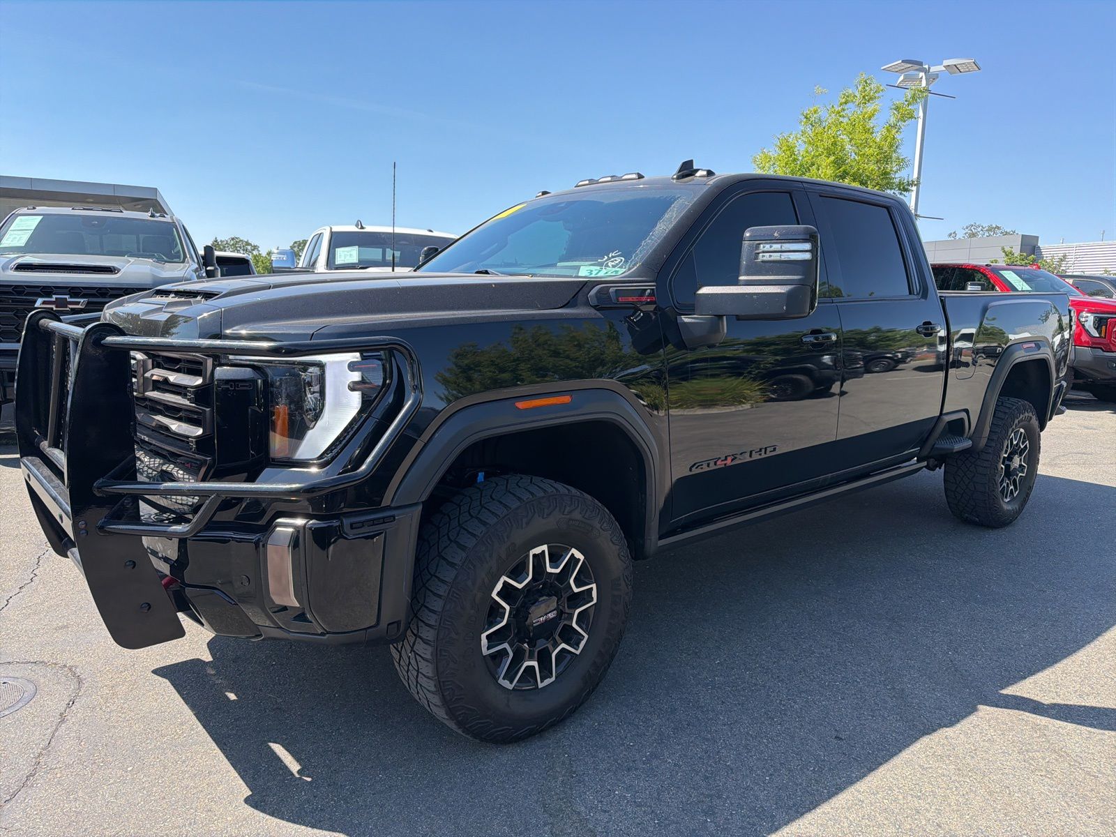2024 GMC Sierra 2500HD AT4X photo 2