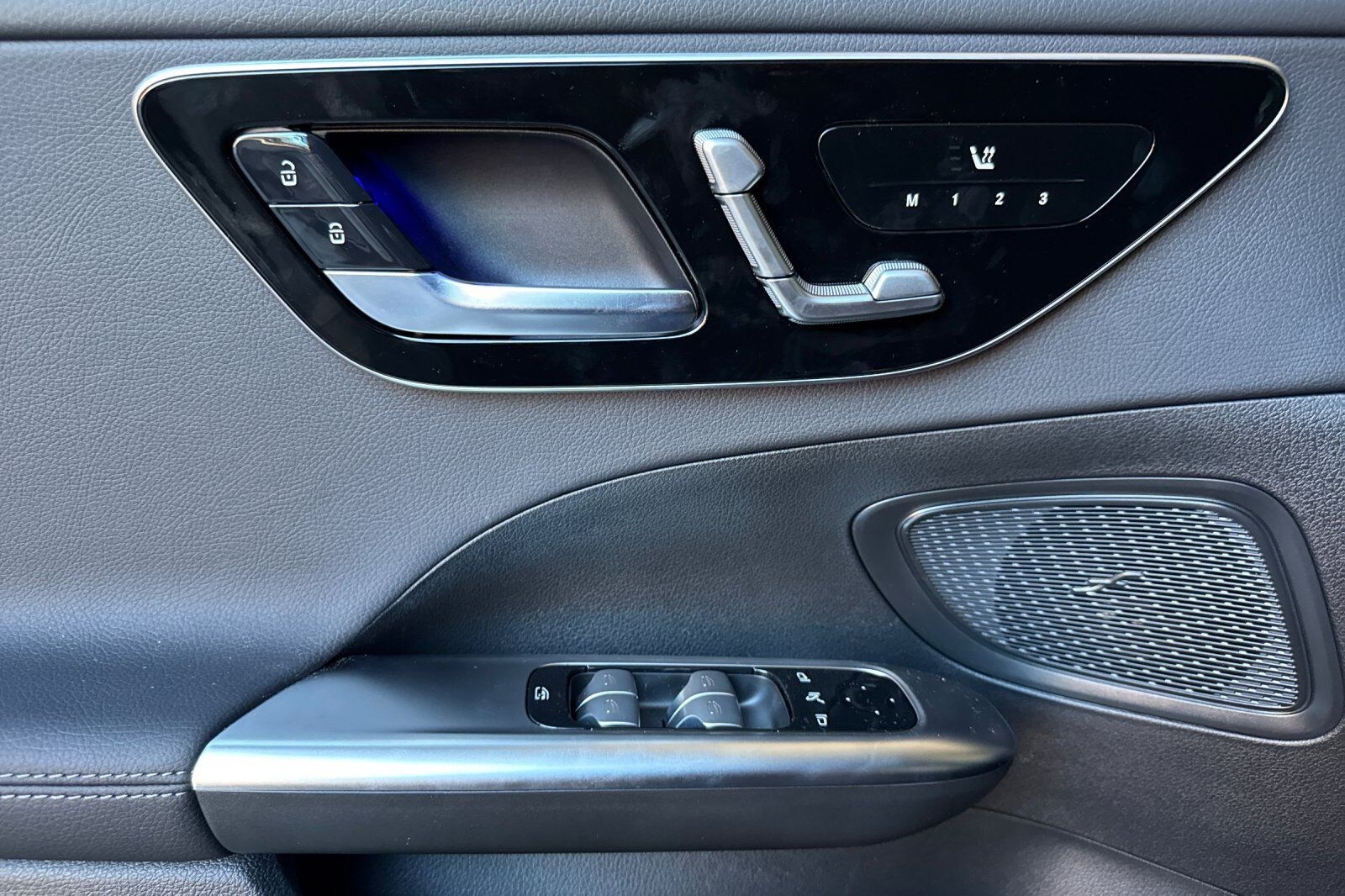 2025 Mercedes-Benz C-Class Sedan C 300 - Photo 13
