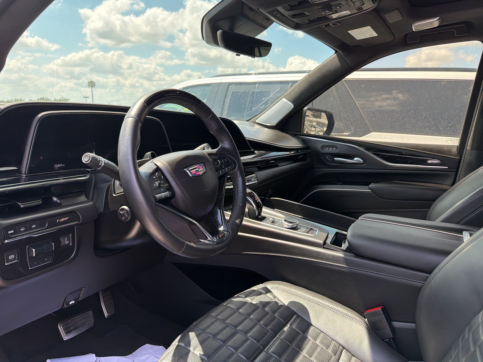 2023 Cadillac Escalade V-Series photo 5