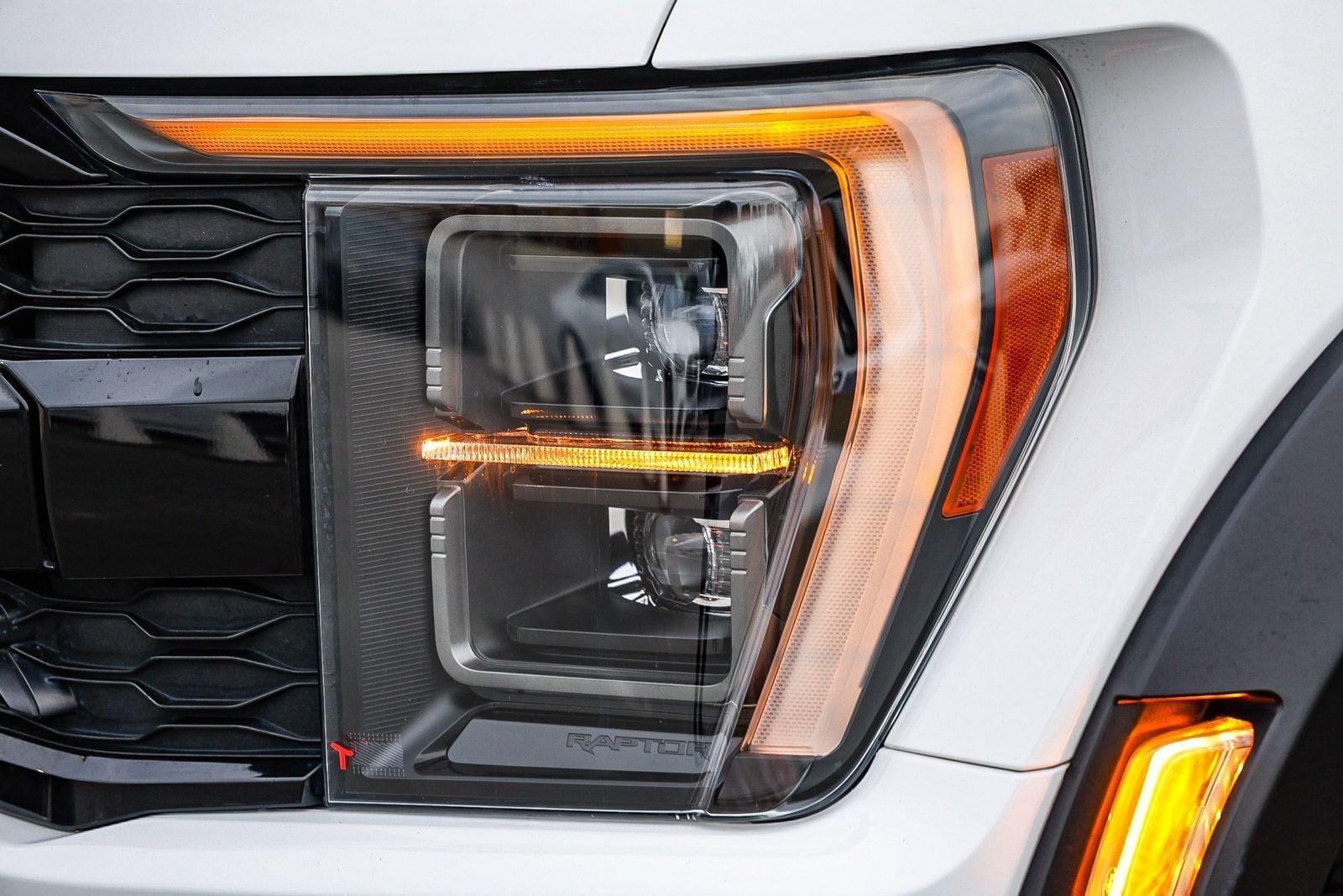 2023 Ford F-150 Raptor - Photo 8