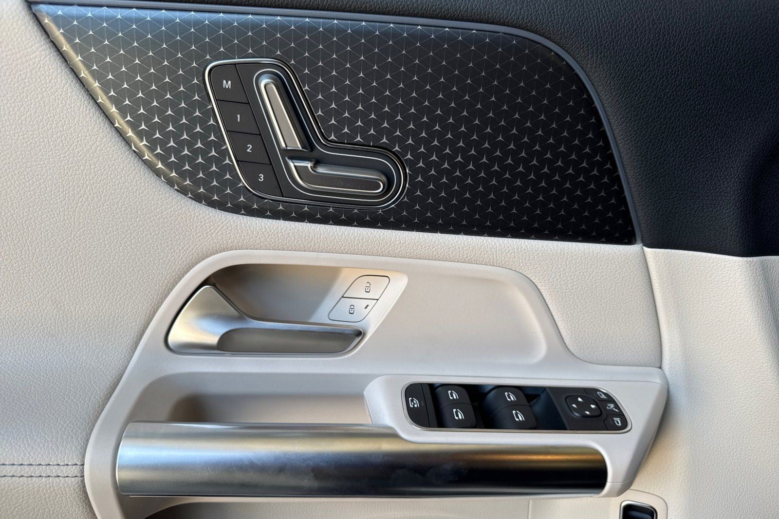 2025 Mercedes-Benz GLA GLA250 - Photo 13