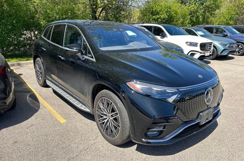 2023 Mercedes-Benz EQS SUV EQS 580 4MATIC's photo