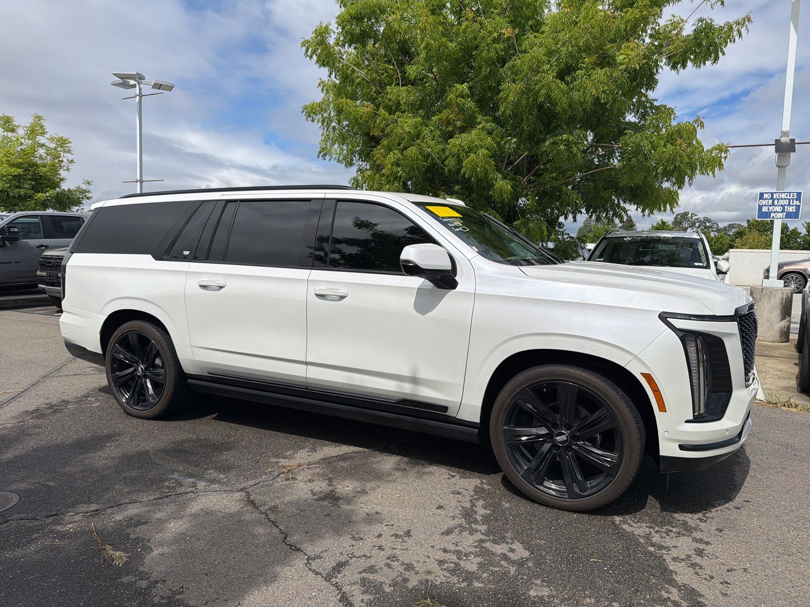 2025 Cadillac Escalade ESV Sport Platinum photo 2