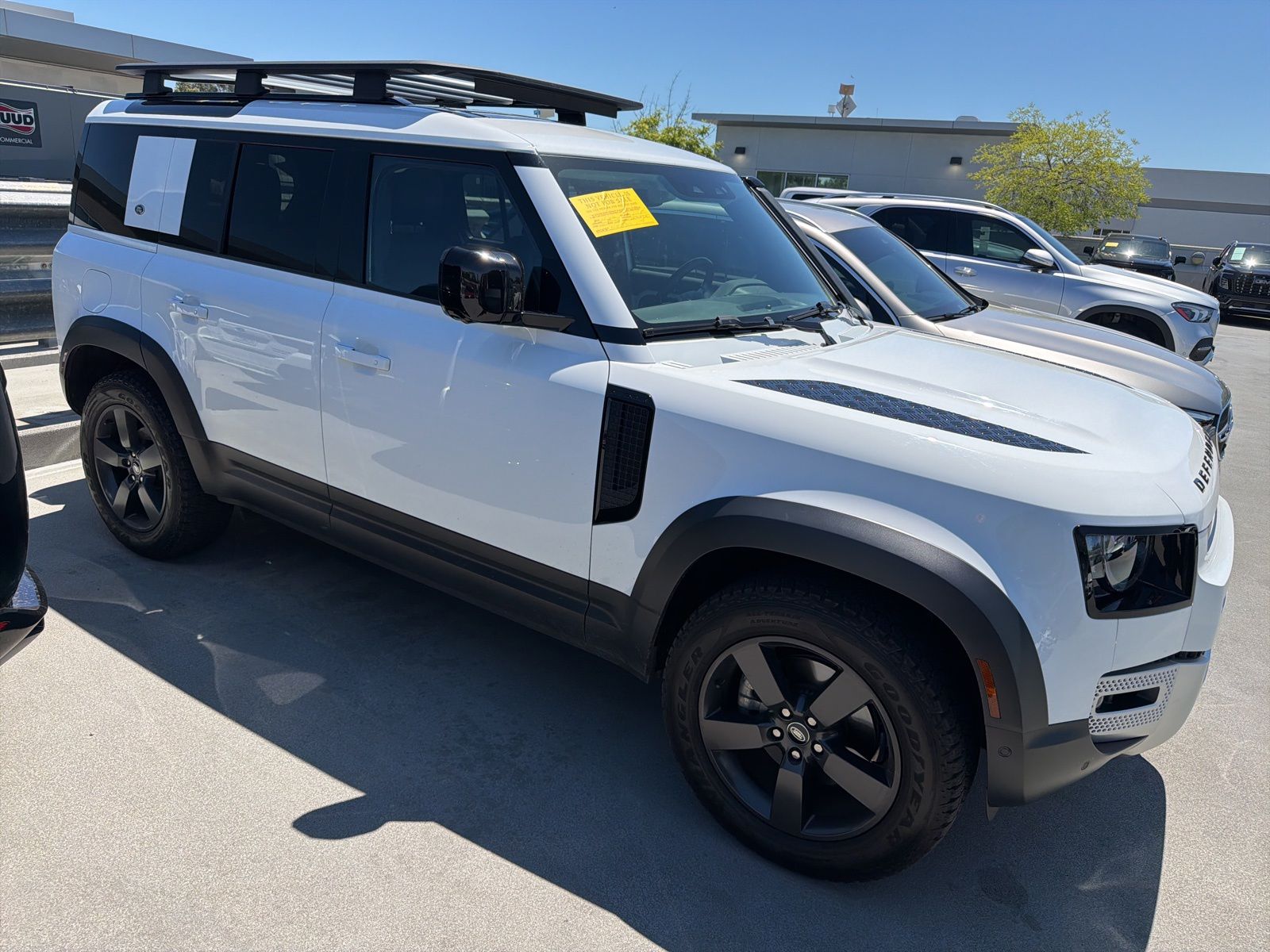 2023 Land Rover Defender S's photo