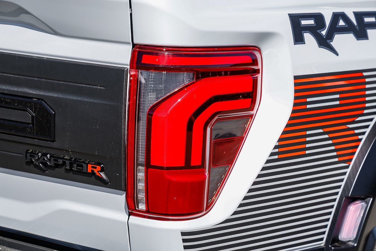 2025 Ford F-150 Raptor photo 3