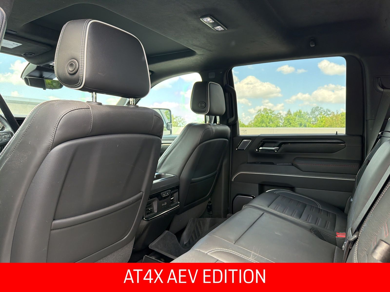 2024 GMC Sierra 2500HD AT4X photo 6