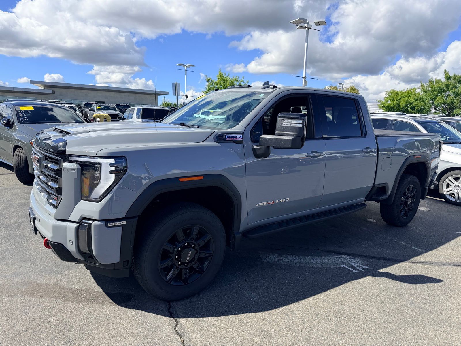 2024 GMC Sierra 2500HD AT4 photo 2