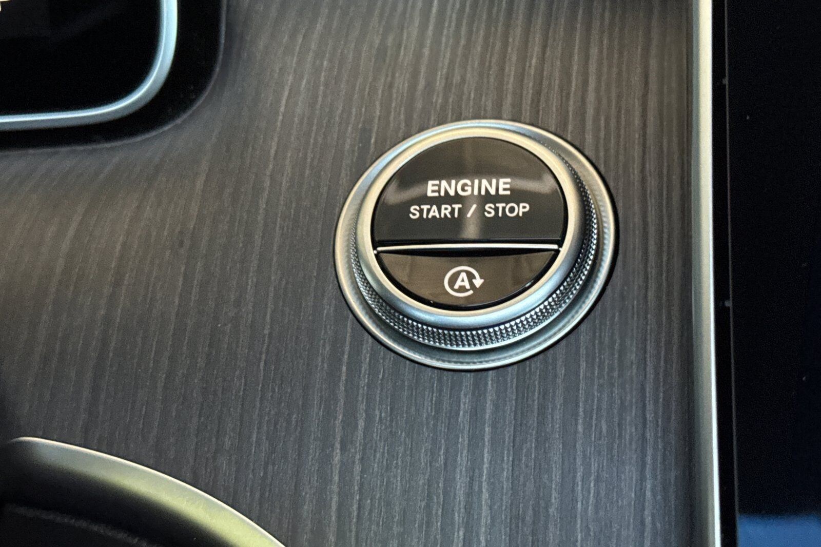 2025 Mercedes-Benz C-Class Sedan C 300 - Photo 27