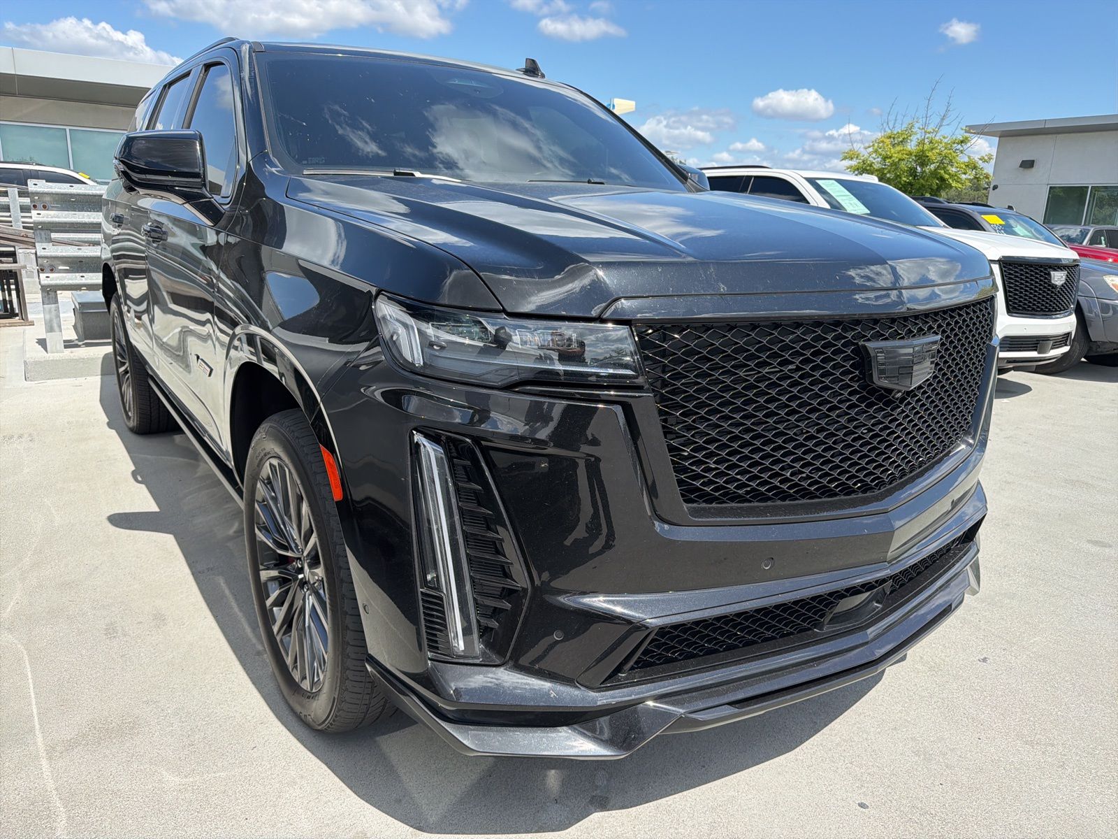 2023 Cadillac Escalade V-Series photo 2