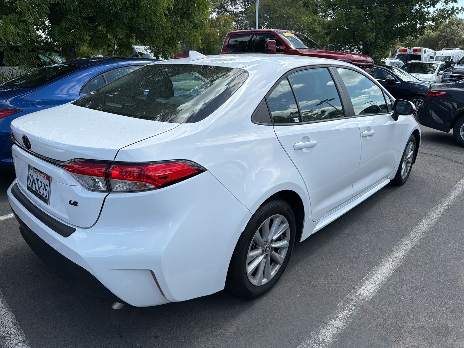 2026 Toyota Corolla LE photo 3