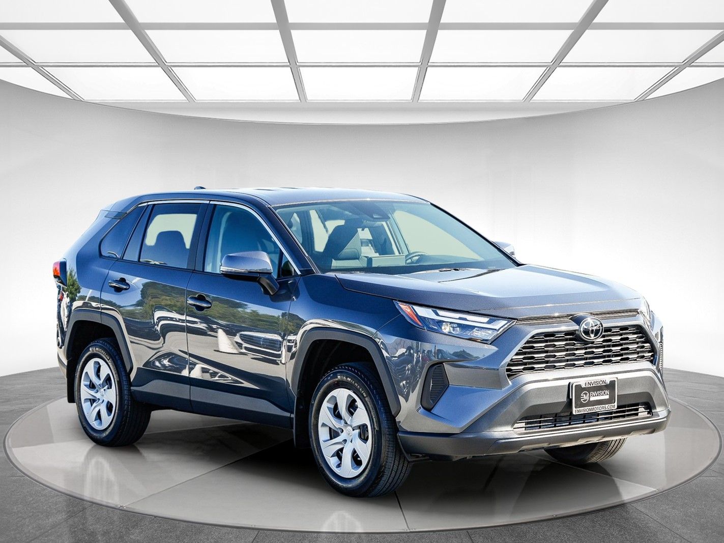 2025 Toyota RAV4 LE photo 4
