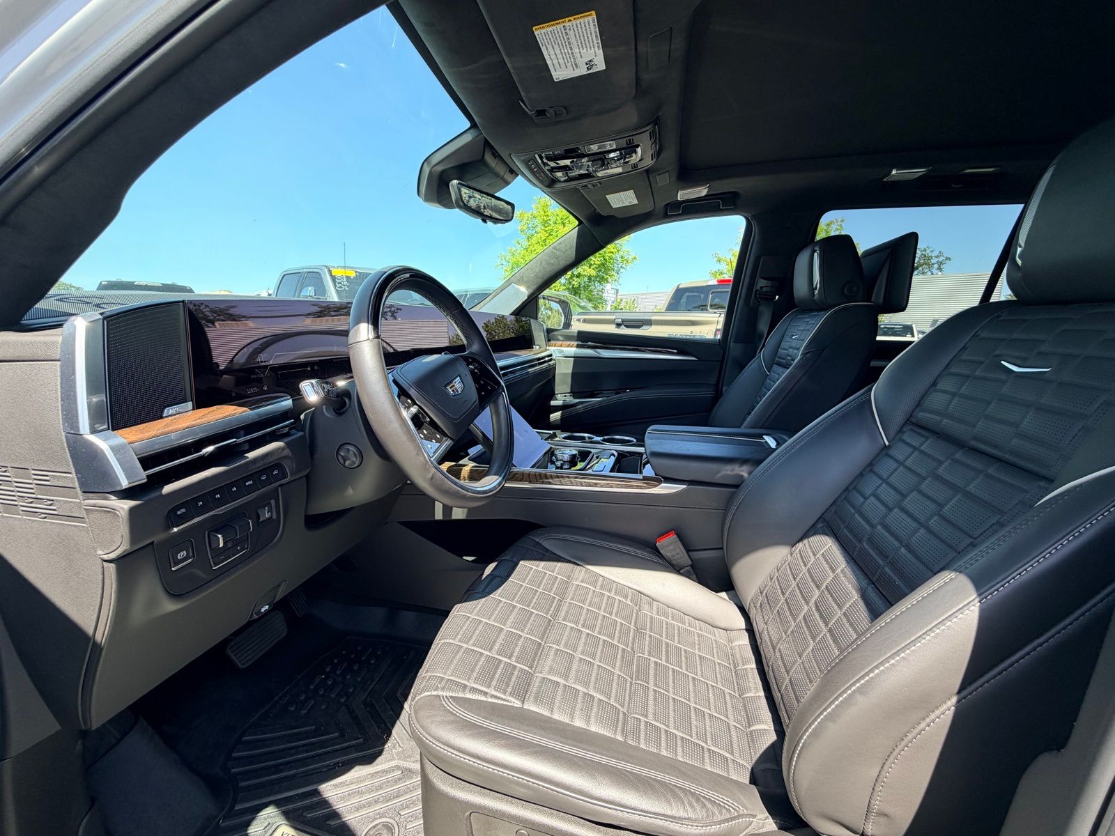 2025 Cadillac Escalade Sport Platinum photo 2