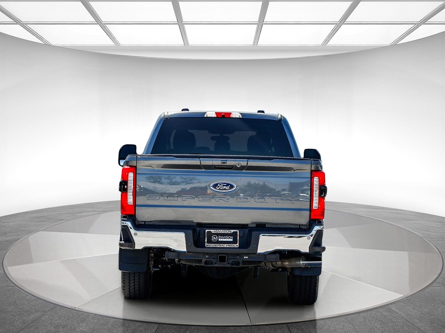 2026 Ford F-350SD Lariat photo 2