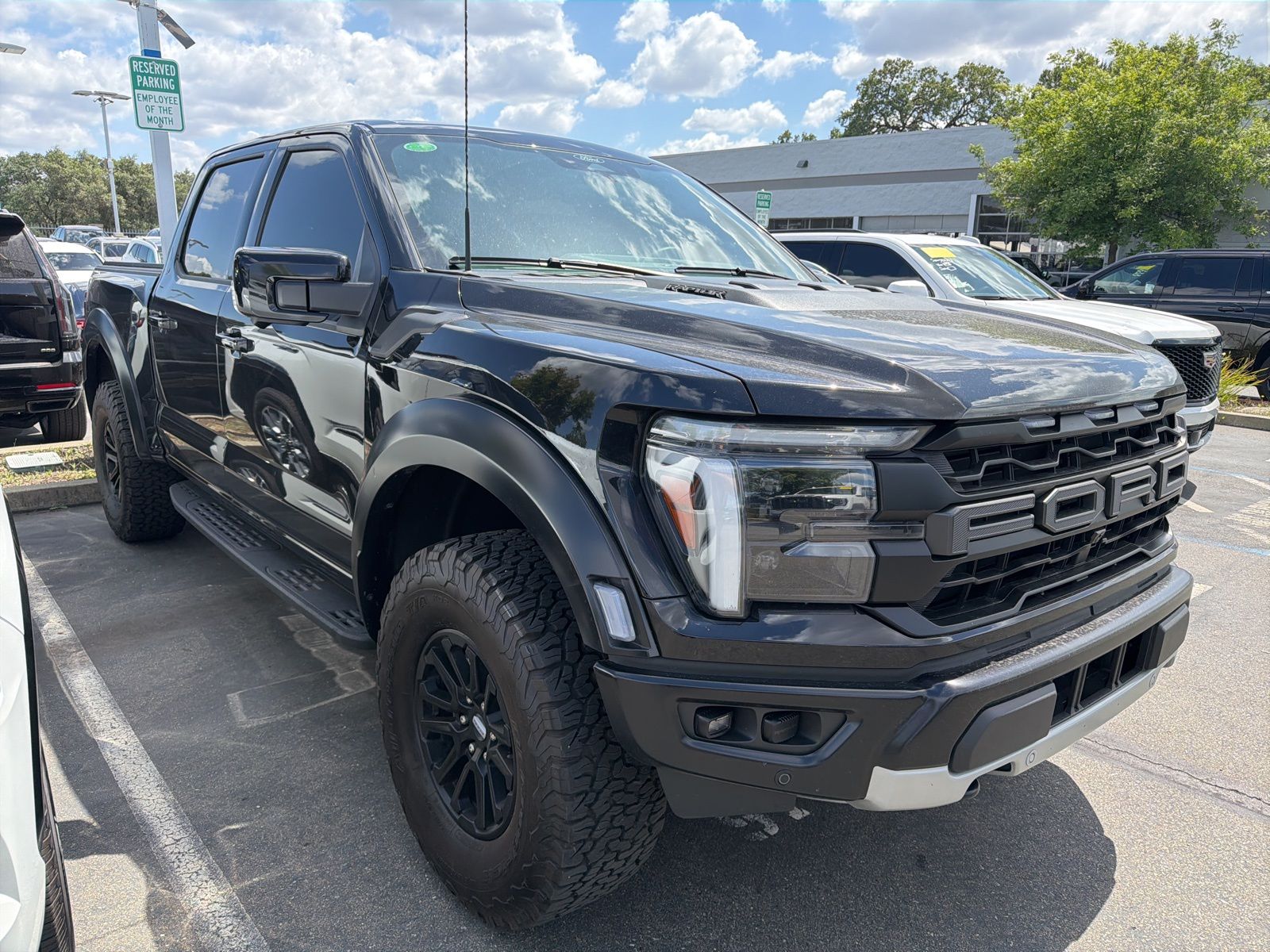 2025 Ford F-150 Raptor photo 2