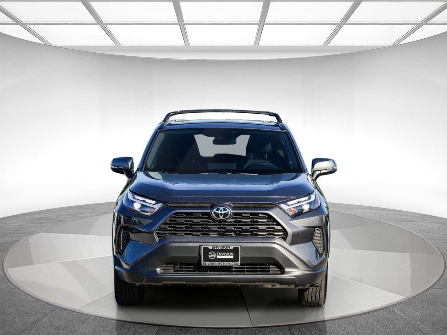 2025 Toyota RAV4 XLE photo 5