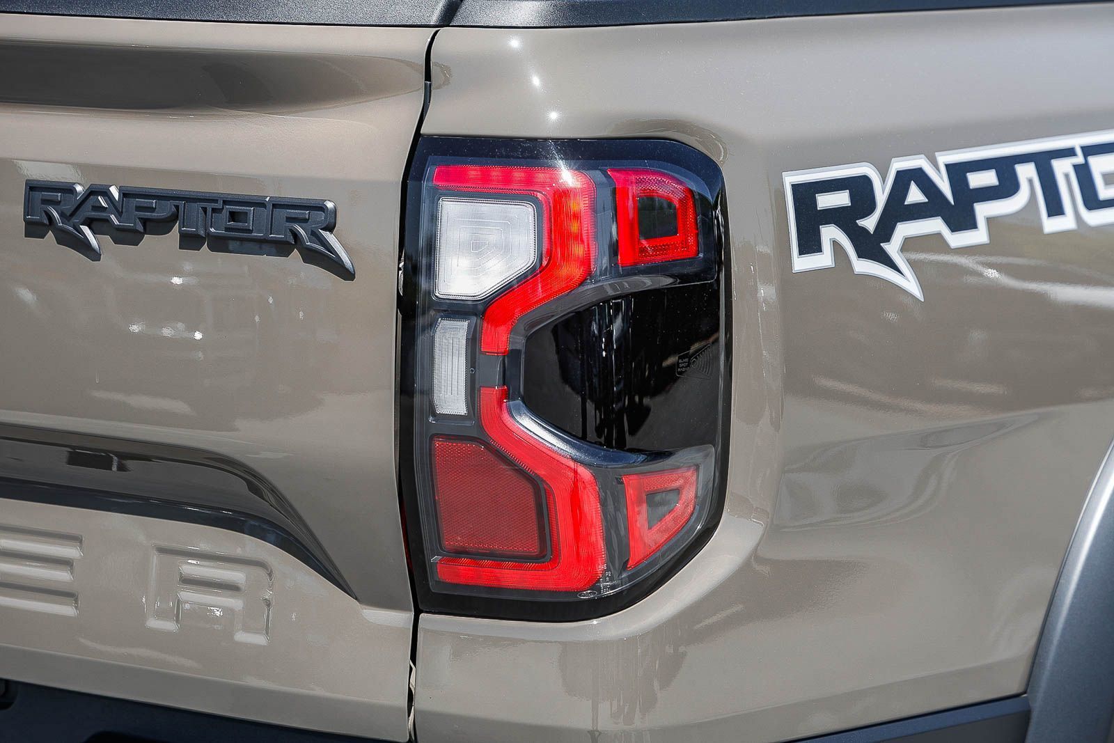 2025 Ford Ranger Raptor photo 3