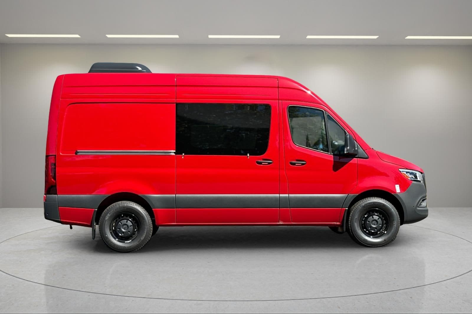 2024 Mercedes-Benz Sprinter 2500 Cargo 144 WB photo 2