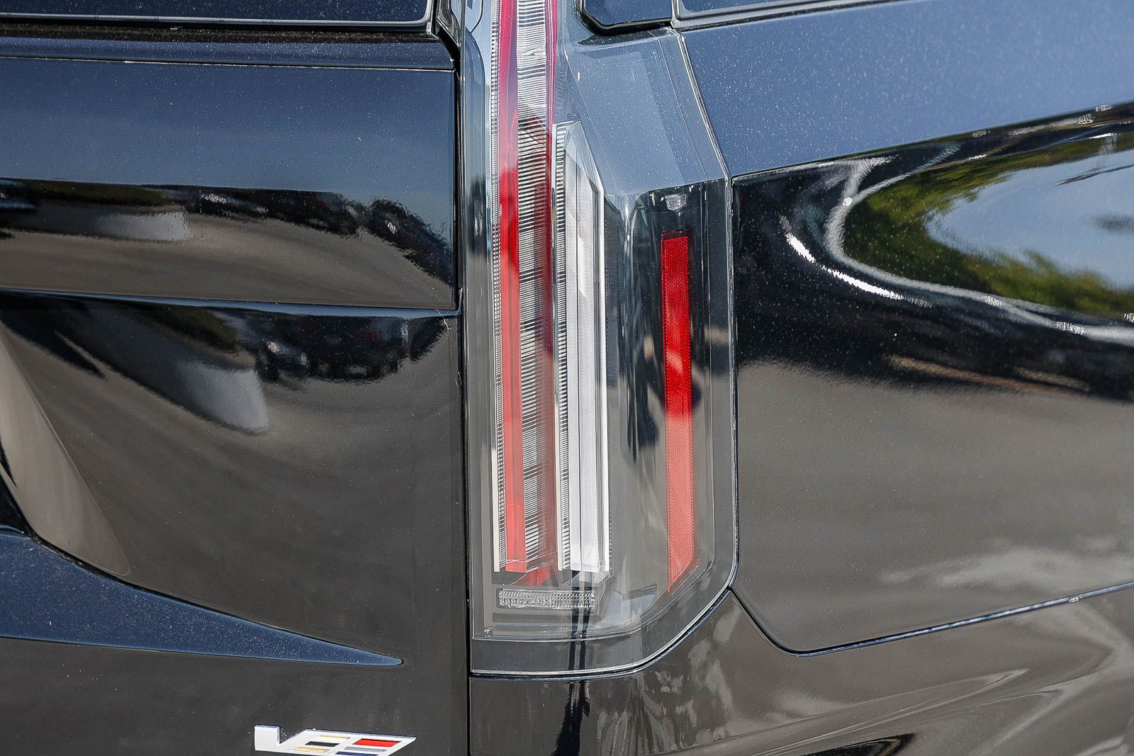2025 Cadillac Escalade ESV V-Series photo 3