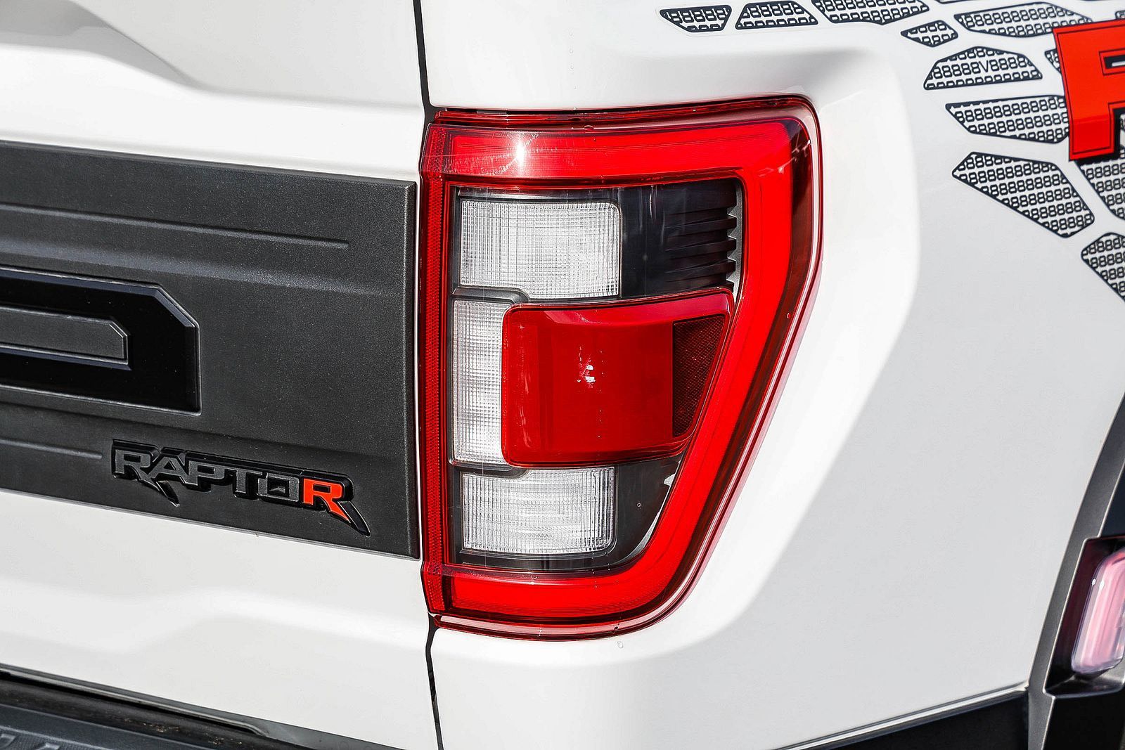 2023 Ford F-150 Raptor photo 3