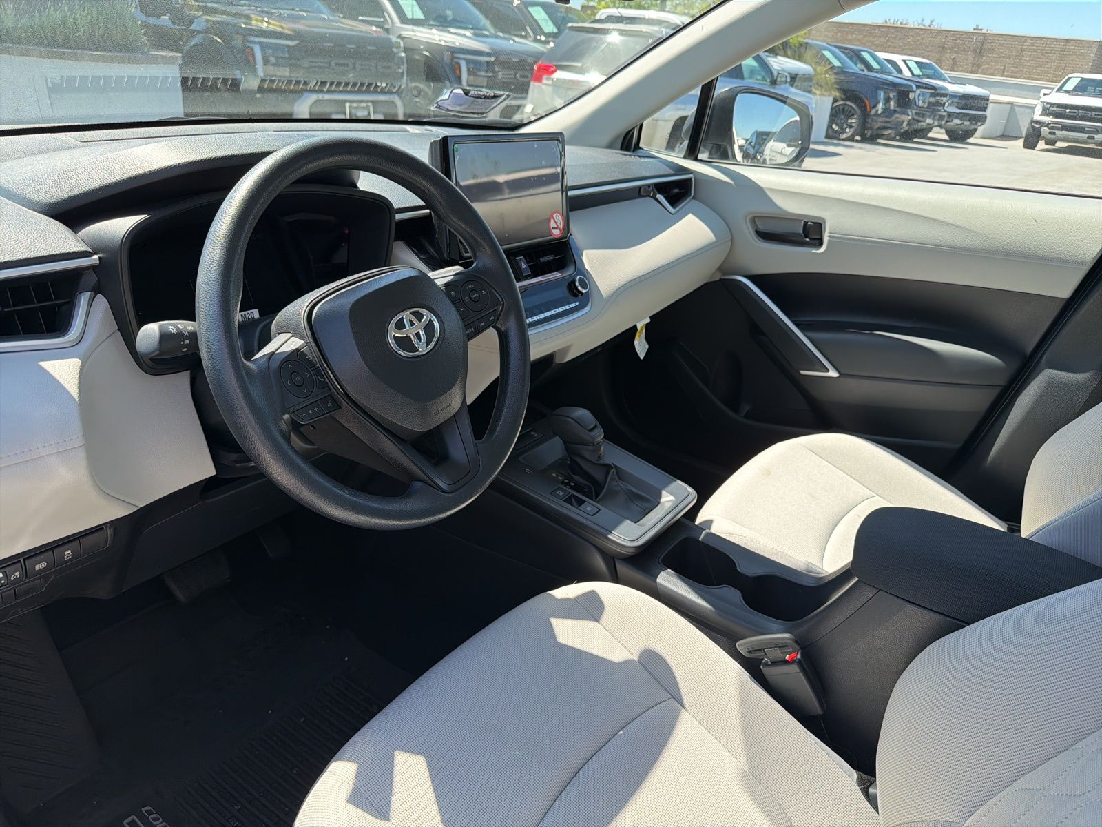 2026 Toyota Corolla Cross L photo 5