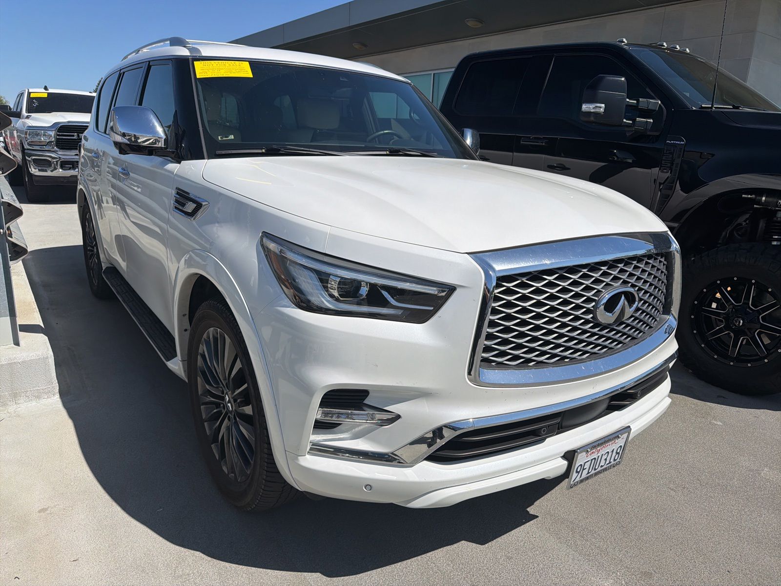2023 INFINITI QX80 Sensory 4WD's photo
