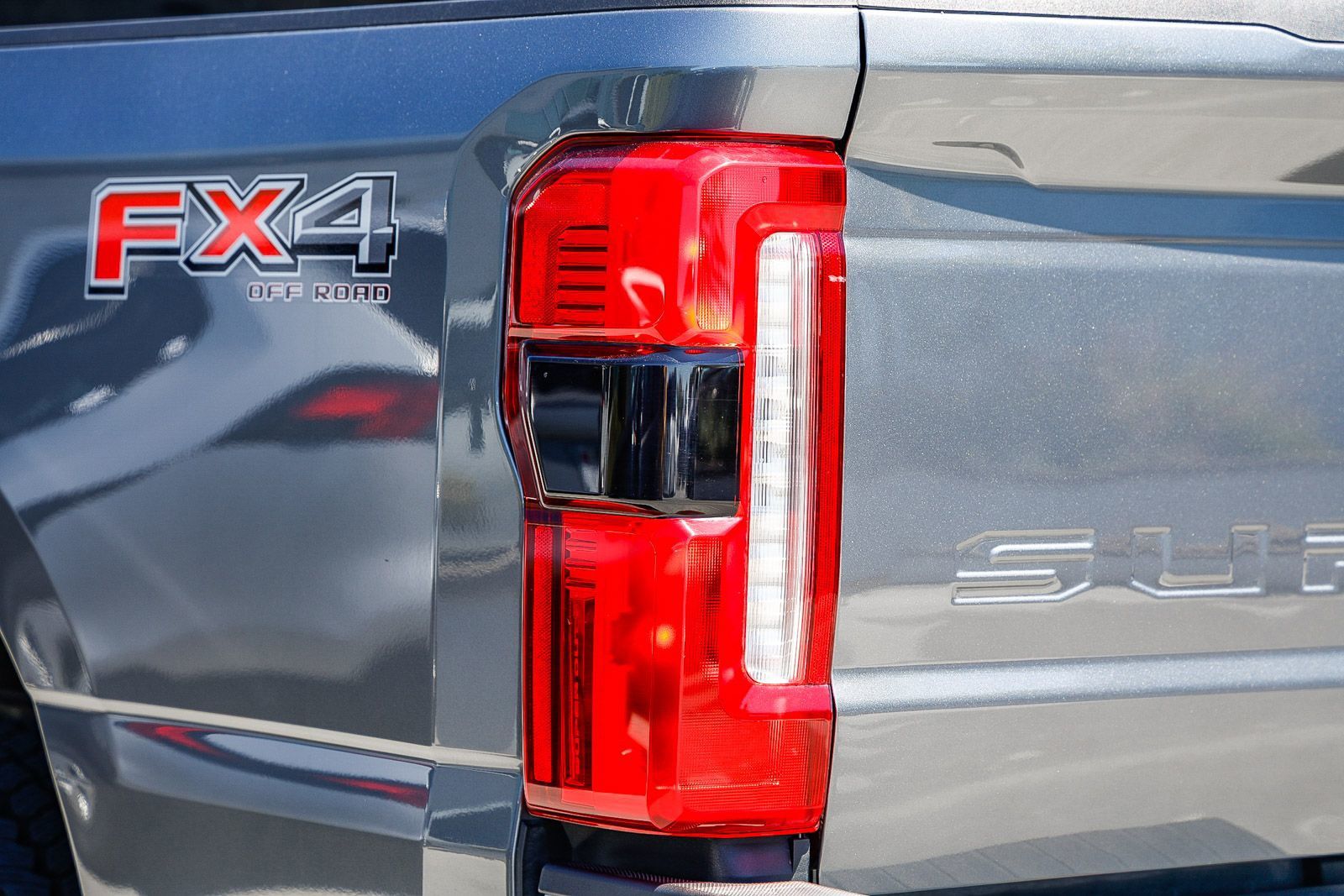 2026 Ford F-350SD Lariat photo 3