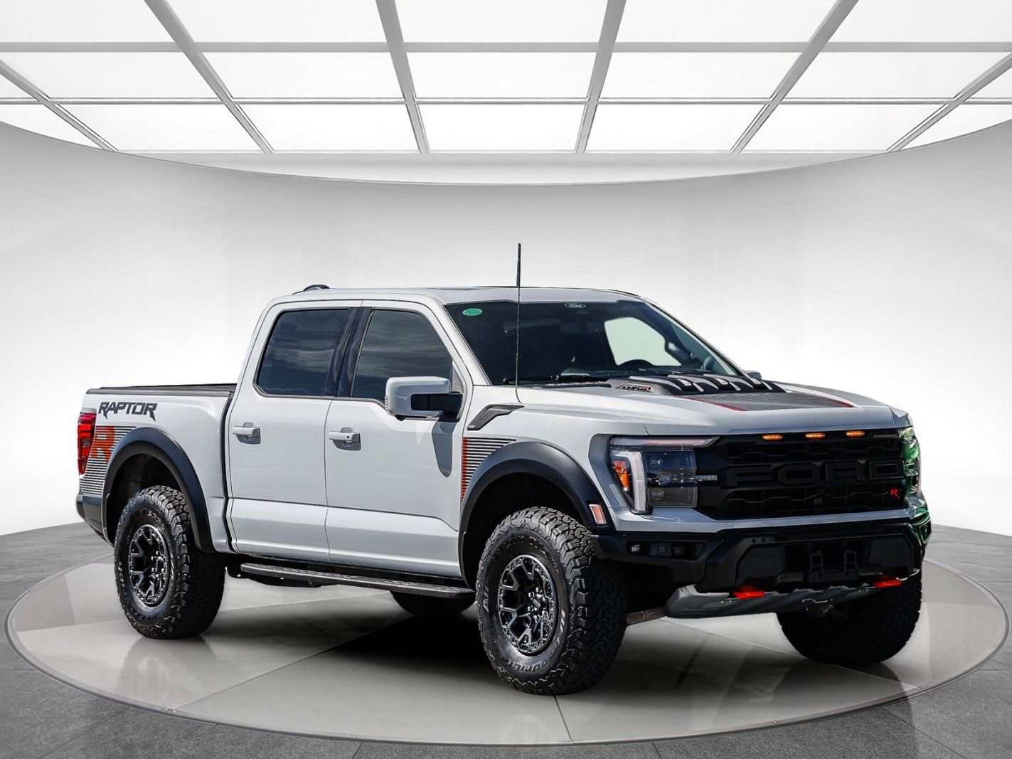2025 Ford F-150 Raptor photo 4