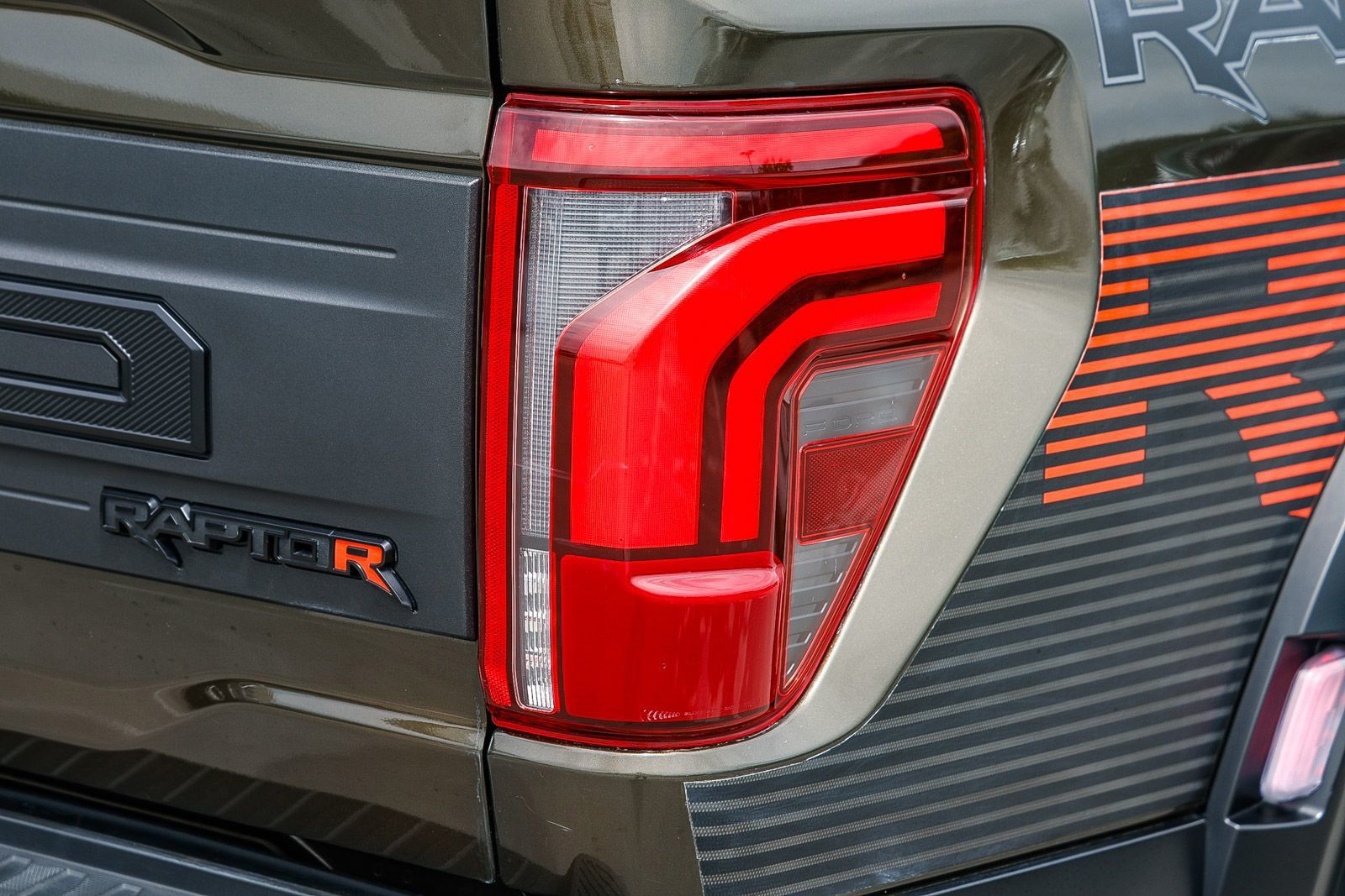 2025 Ford F-150 Raptor photo 3
