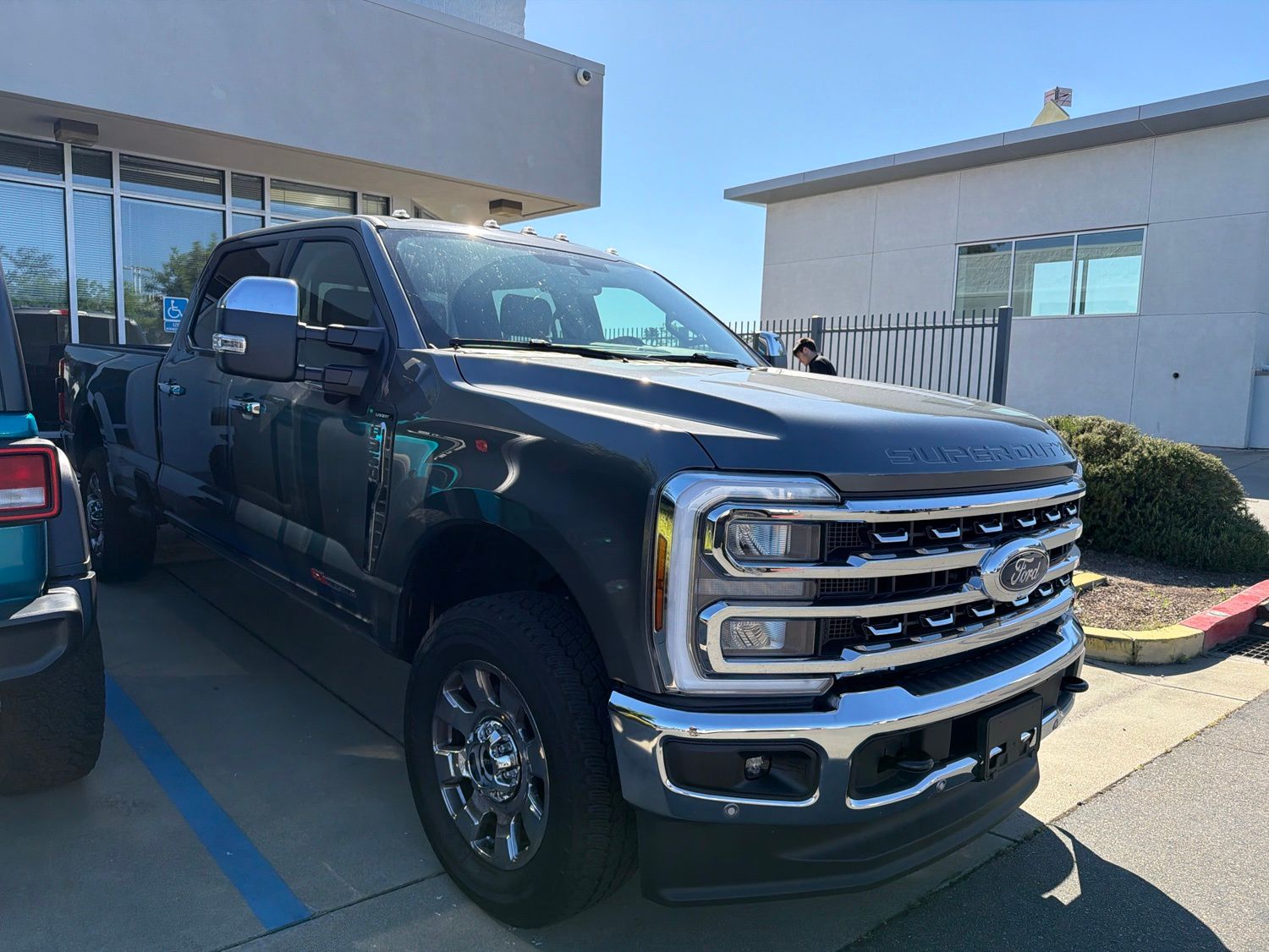2026 Ford F-350SD Lariat photo 4